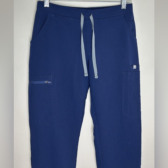 Figs Yola Scrub Cargo Pants Bottoms Style# TW2000P PO# 1669 Navy Regular Rise - Picture 2 of 16